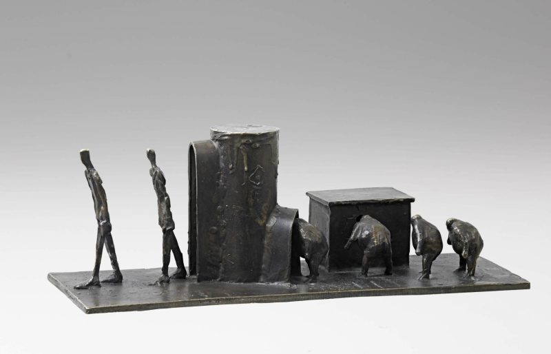 Forvandling 1980 bronze L 46 cm tilhører Tornbjerg Gymnasium Odense