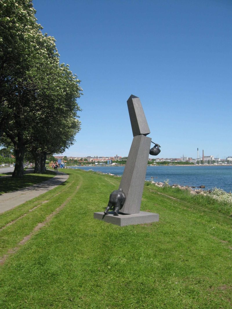 Obelisk 2007 bronze og granit 320 x 120 x 160 cm eget foto