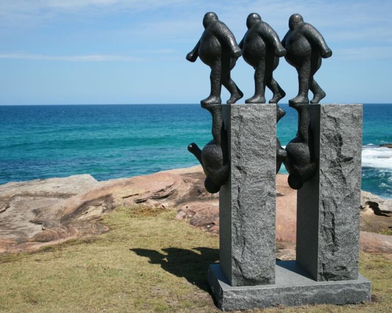 To be or not be 2008 bronze på granit 165 x 85 x 60 cm foto S. Burns