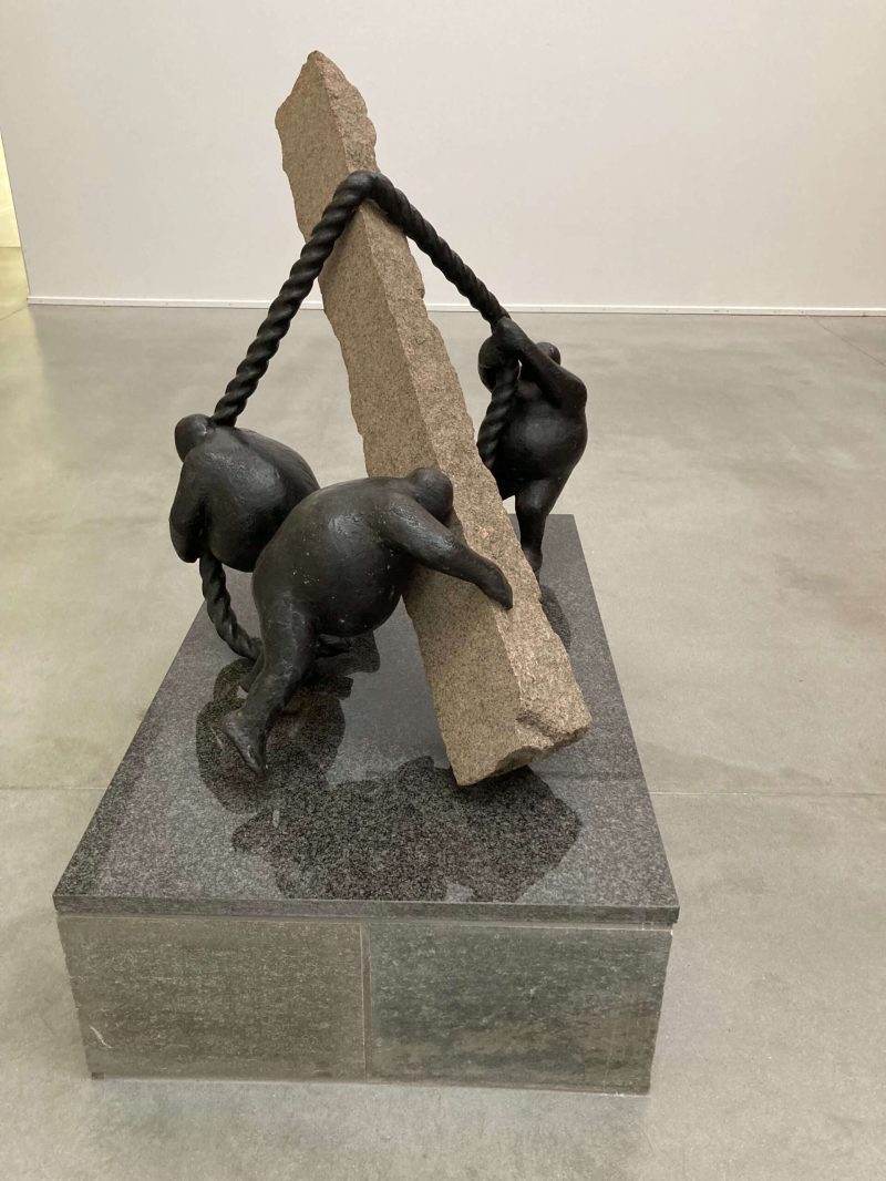 Uden titel 1995 Teknisk fakultet Syddansk Universitet bronze og granit h 130 cm eget foto